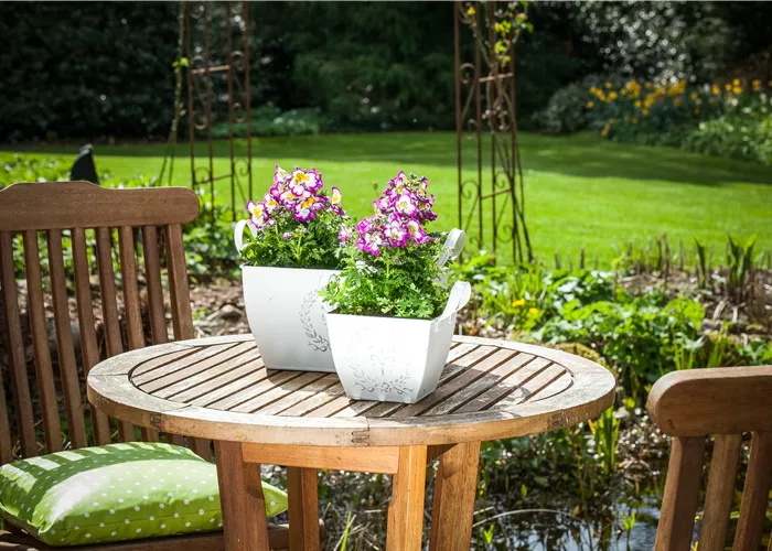 Wohnen im Grünen – so schafft man eine Gartenoase